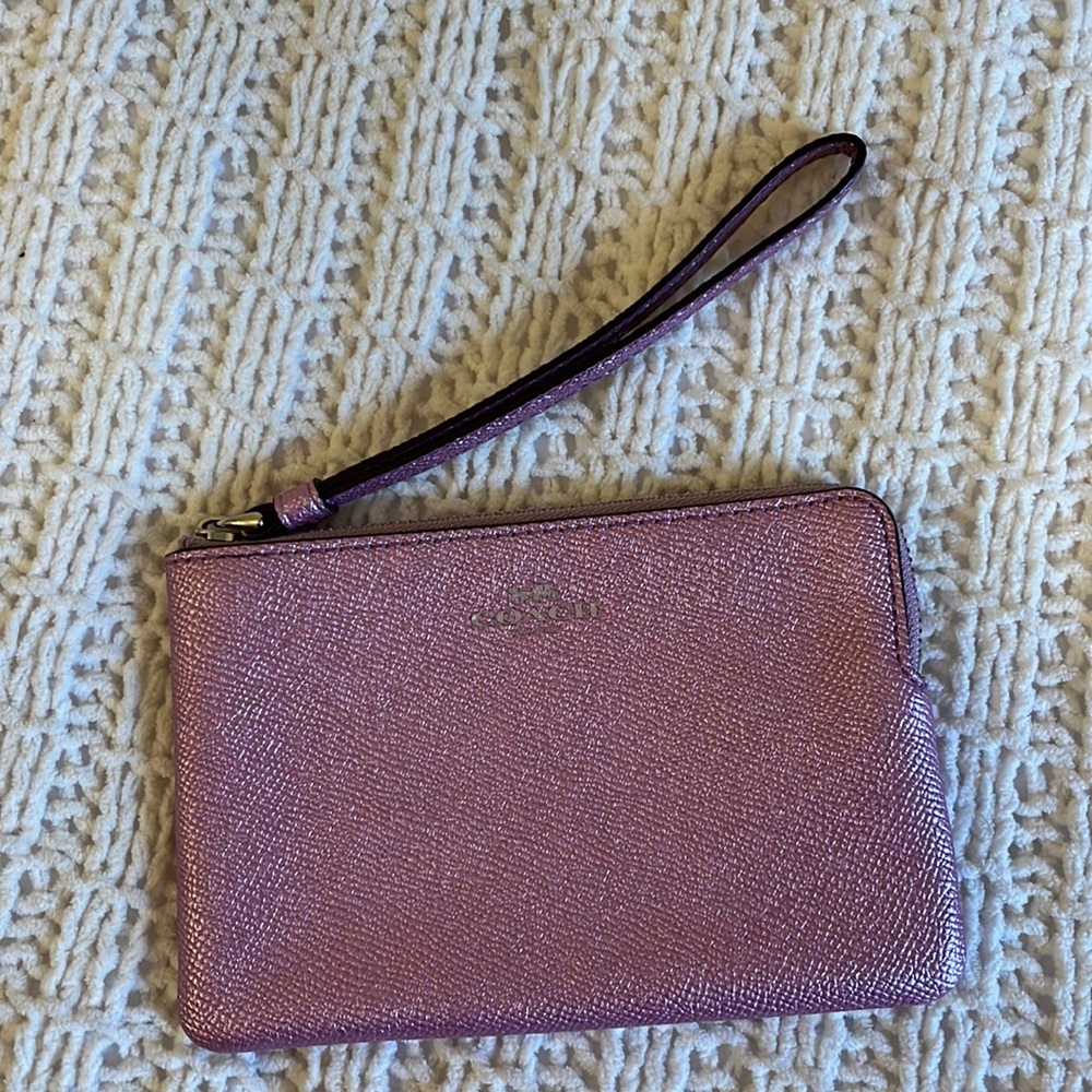 Coach pink wallet (never used)